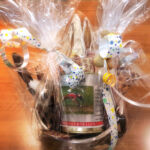 Gewinnspiel_Tiernahrung_Laub Geschenkkorb mit Hundefutter