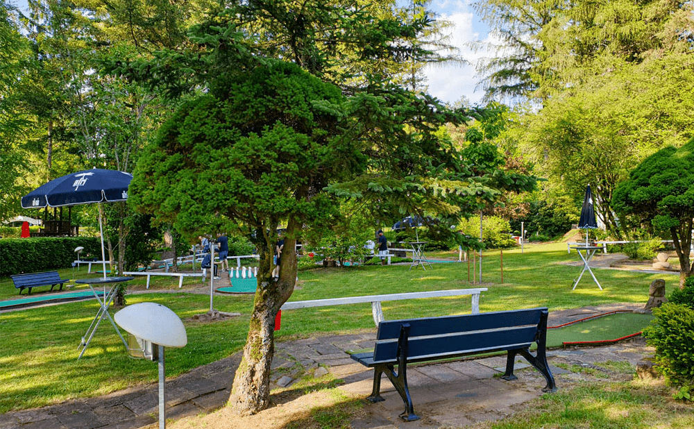 Minigolf am Gelterswoog Kaiserslautern: Blick über die Anlage © Minigolf am Gelterswoog