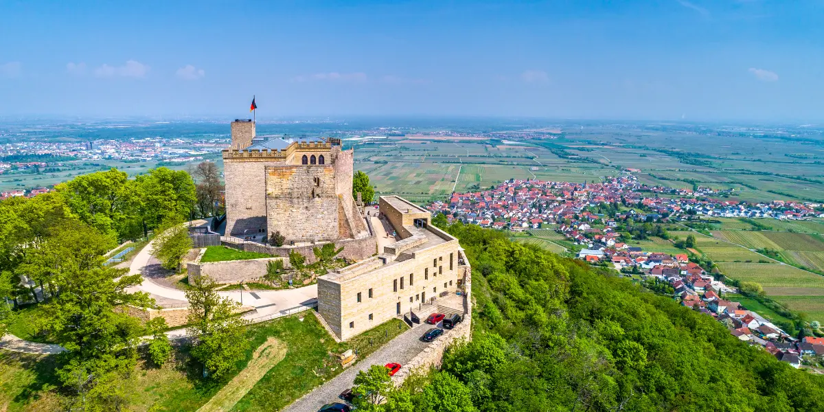 Hambacher Schloss, Aussicht