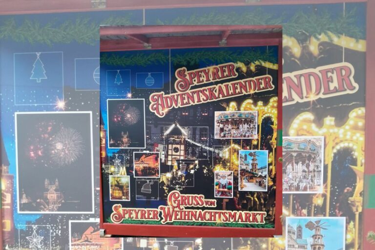 Adventstür 2025 auf dem Speyerer Weihnachtsmarkt