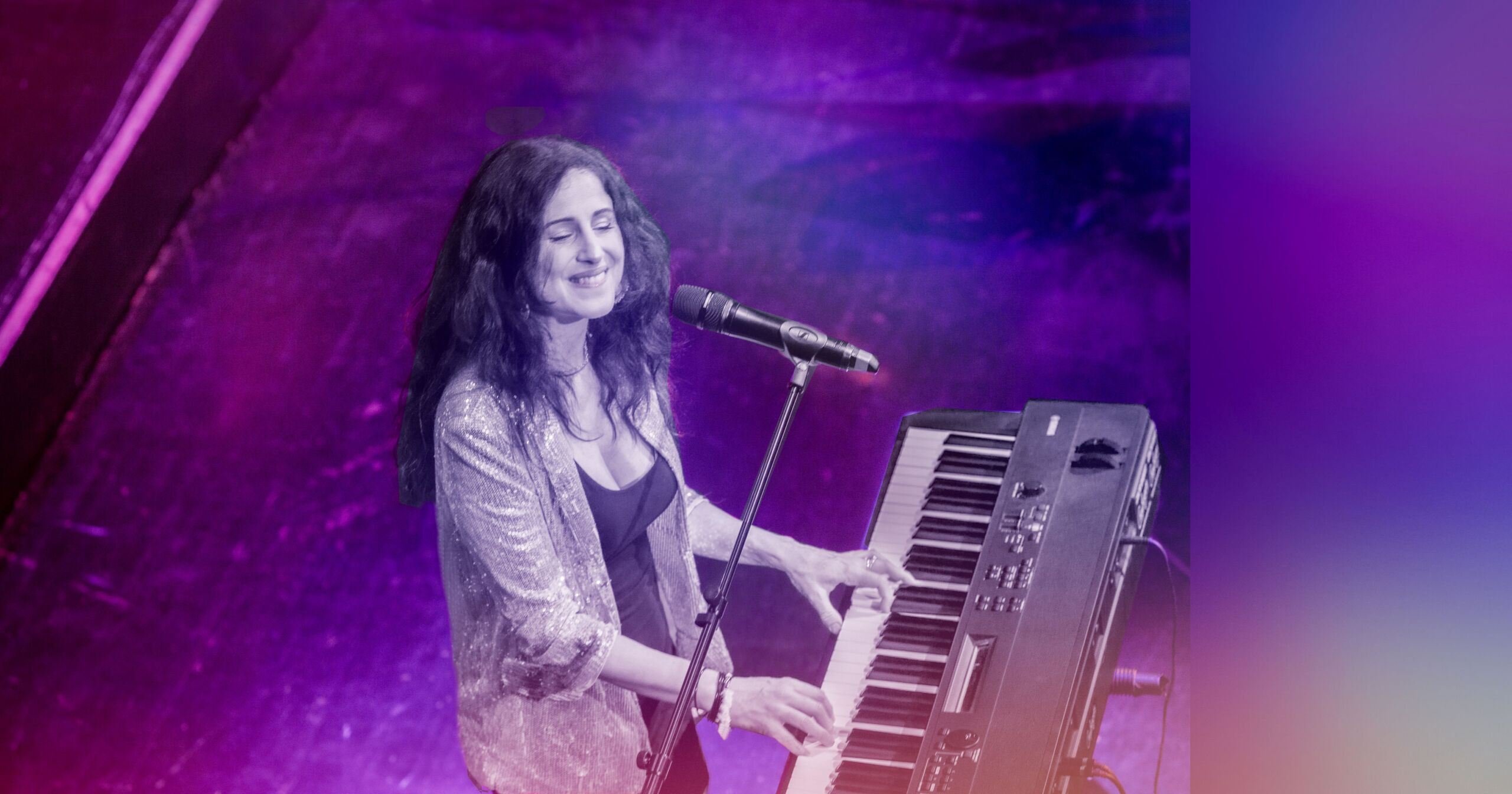 Ann Vriend live am Keyboard in der Fruchthalle Kaiserslautern