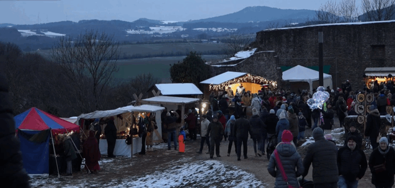 Mittelalterlicher Weihnachtsmarkt auf Burg Lichtenberg 2025 – Spektakel & Weihnachtszauber