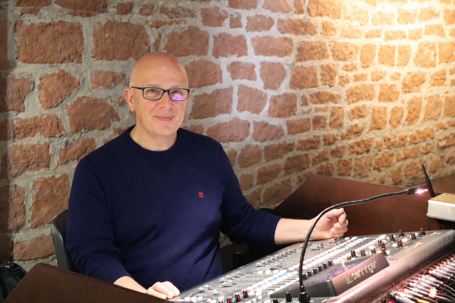 Clemens Götting am Mixer, Behringer X32 im Theodor Zink Museum