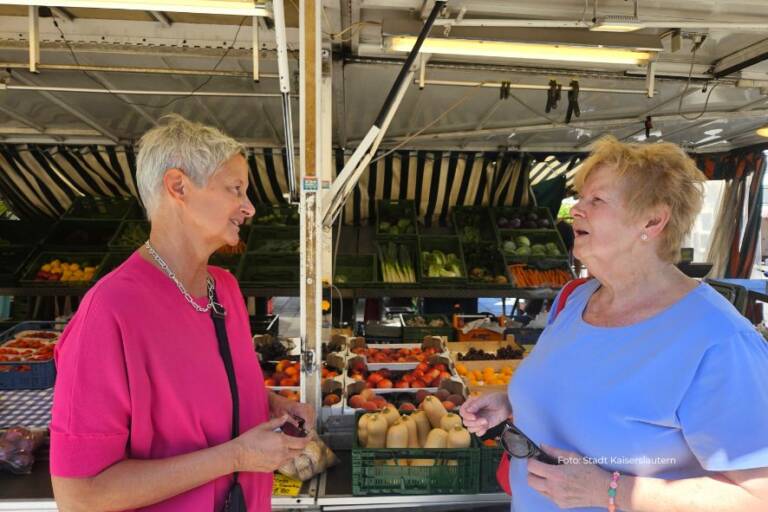 Kaiserslautern – Oberbürgermeisterin unterwegs auf dem Wochenmarkt
