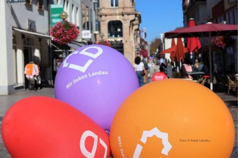 Verkaufsoffener Sonntag zum Fest des Federweißen: Landau lädt am 18. Oktober zum Bummeln, Genießen und Einkaufen in der Innenstadt ein