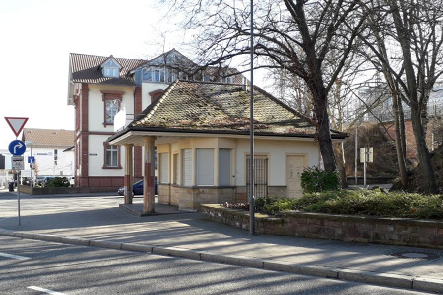 Ehemaliges Stationshäuschen in der Eisenbahnstraße in Kaiserslautern Ehemaliges Stationshäuschen in der Eisenbahnstraße in Kaiserslautern